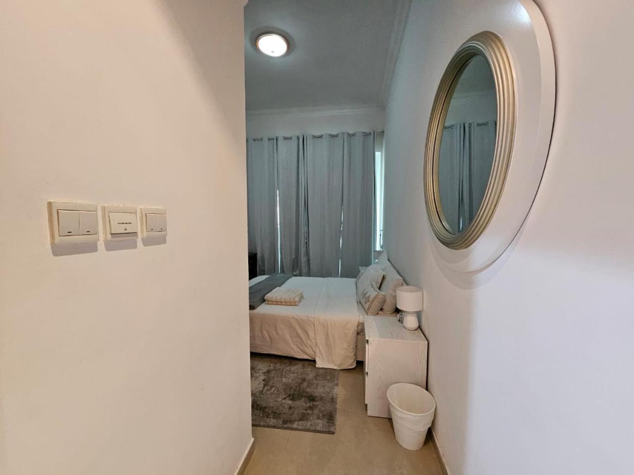 Stunning 1bedroom - With Amazing Marina View شقة *