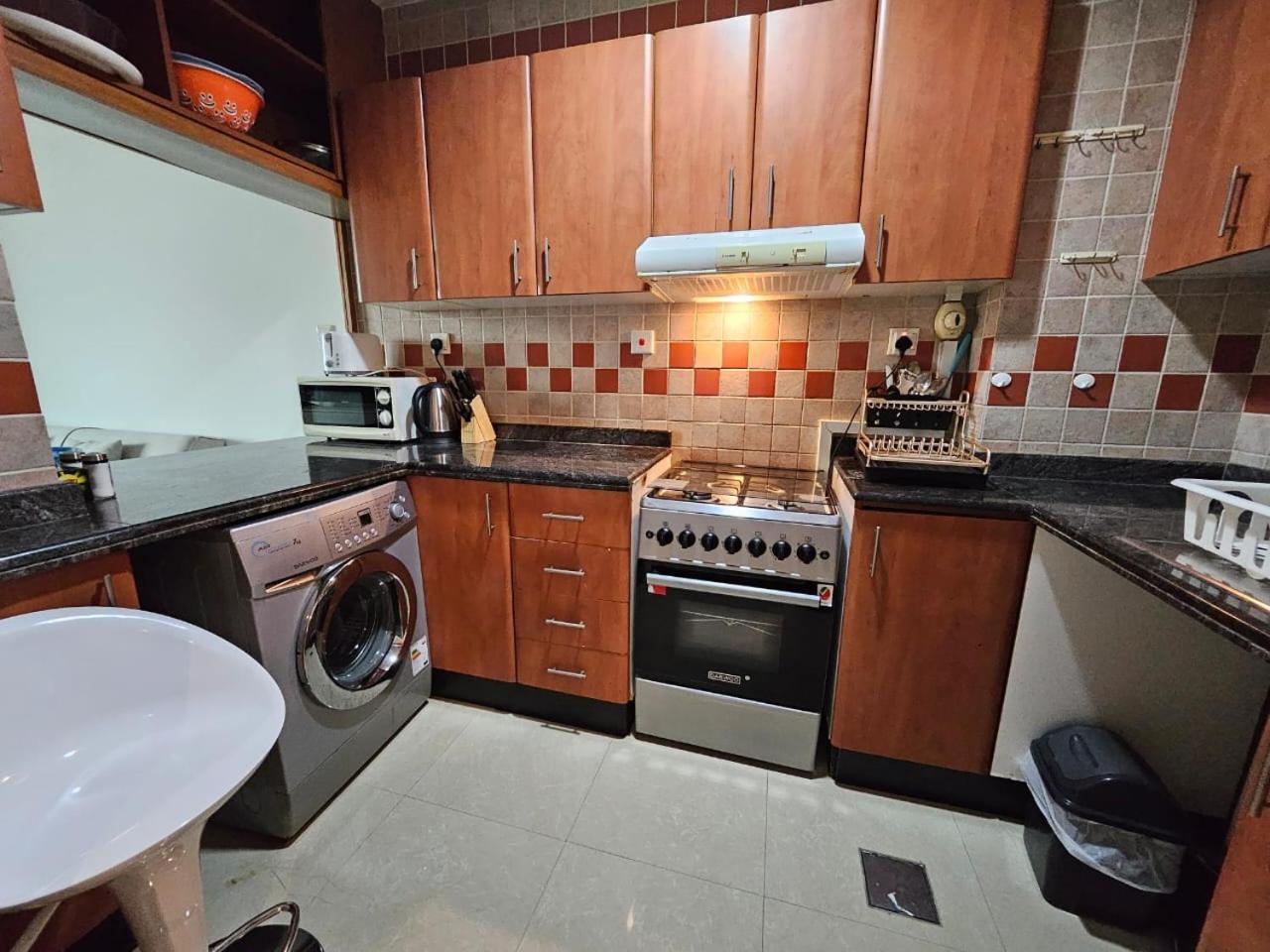 Stunning 1bedroom - With Amazing Marina View * دبي